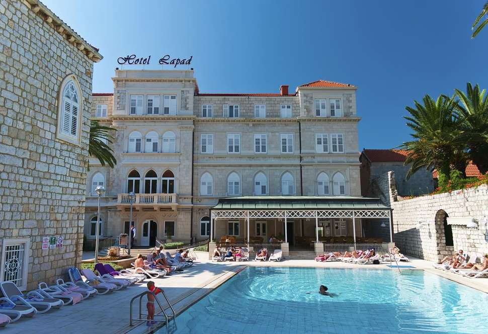 Een foto van het zwembad bij Hotel Lapad