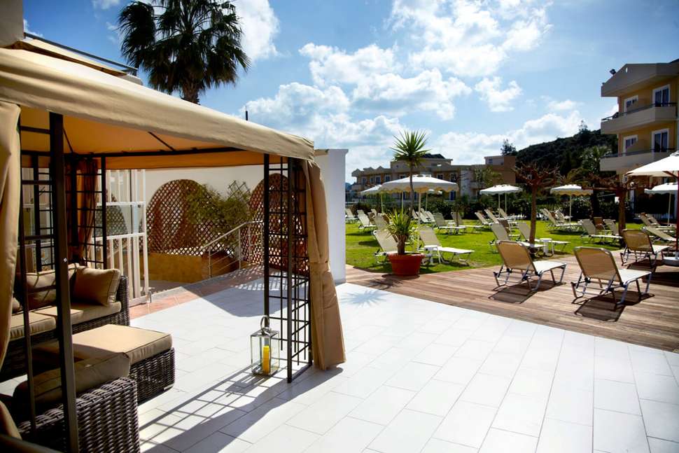 Een foto van het terras bij Venezia Resort