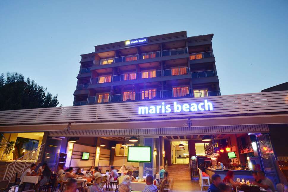 Ein Foto von der Außenansicht des Maris Beach Hotel