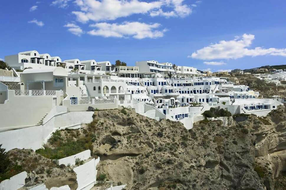 Een foto van de buitenkant van Volcano View Hotel