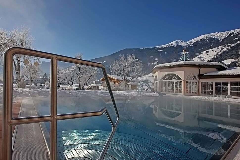 Ein Foto vom Pool im Landgut Zapfenhof