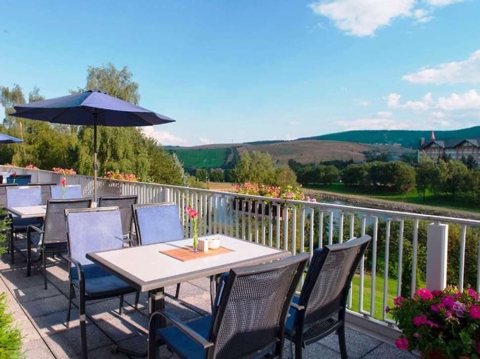 Ein Foto von der Terrasse im Best Western Ahorn Hotel Oberwiesenthal