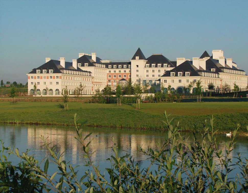 Ein Foto von der Außenansicht des Dream Castle Hotel