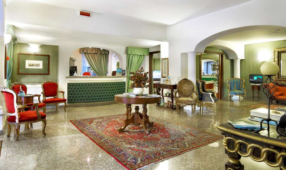 Een foto van het interieur van Colonna Palace Mediterraneo