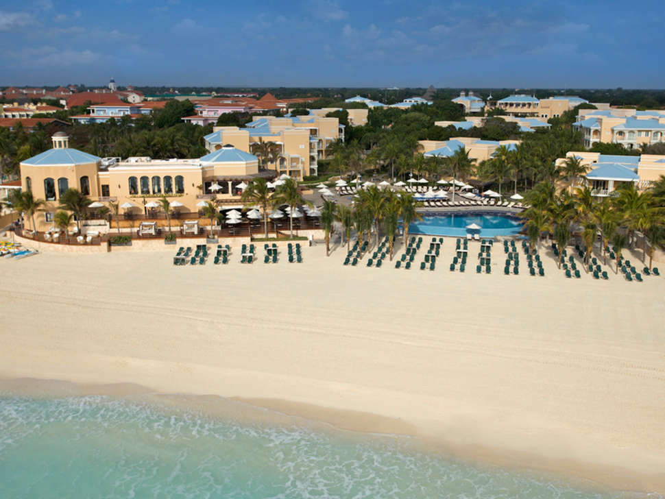Een foto van het zwembad bij Royal Hideaway Playacar