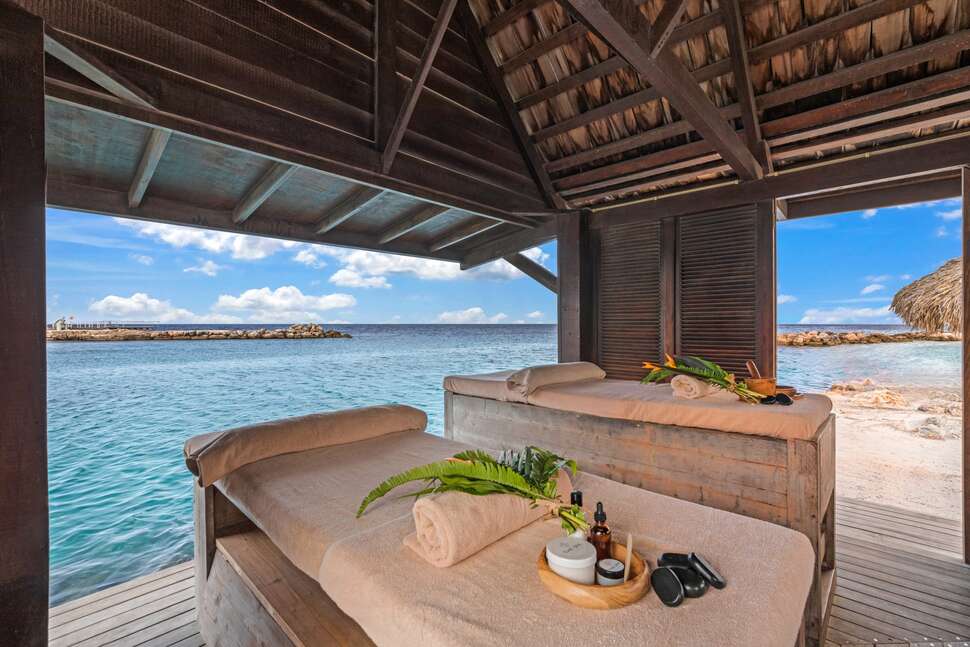 Een foto van LionsDive Beach Resort