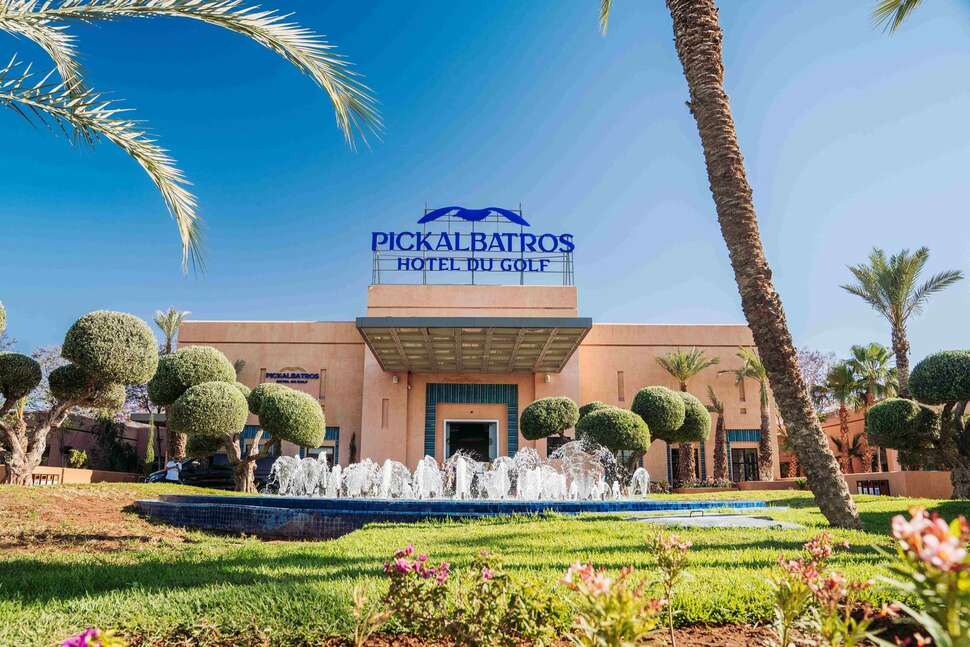 Een foto van de buitenkant van Pickalbatros Hotel du Golf