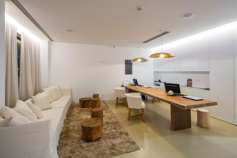 Een foto van het interieur van Lagos Avenida Hotel