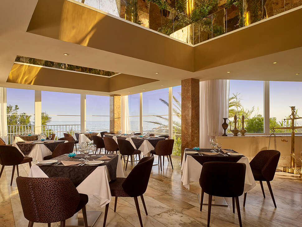 Een foto van de faciliteiten bij Holiday Inn Algarve Armacao de Pera