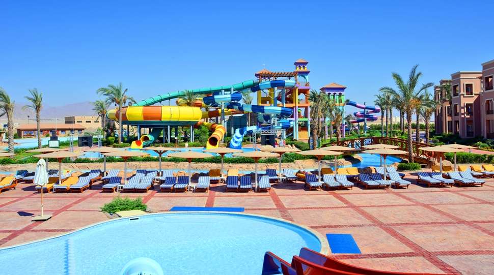 Een foto van het zwembad bij Charmillion Club Aquapark