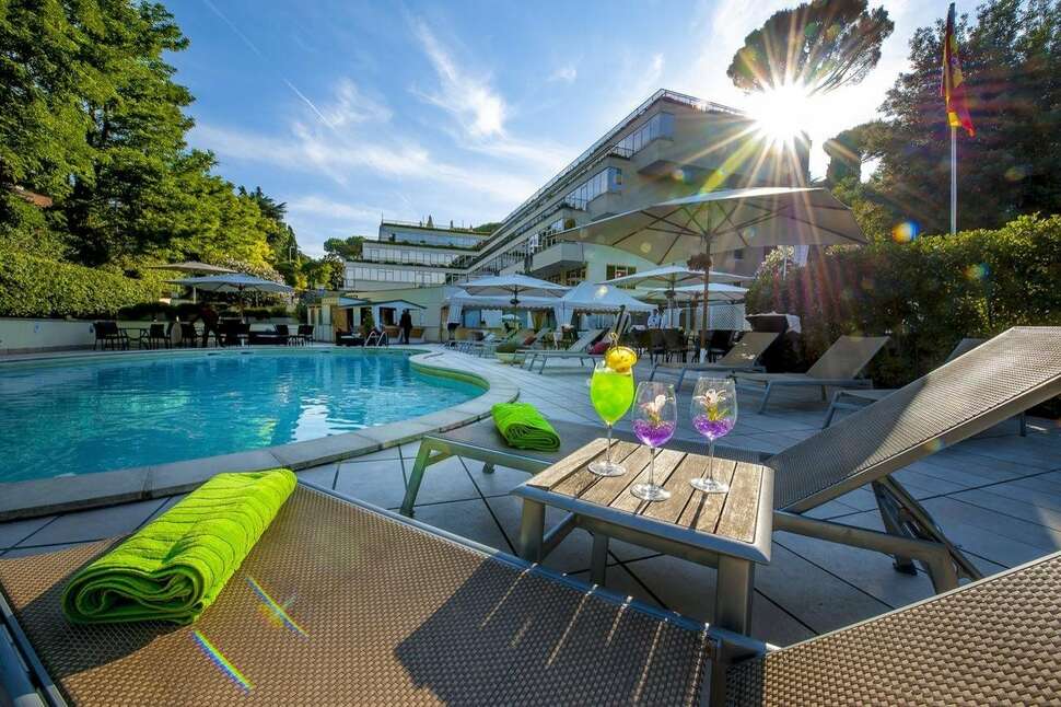 Een foto van het zwembad bij Cardinal Hotel St. Peter