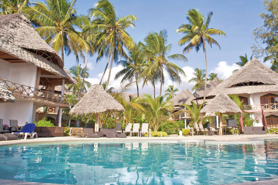 Een foto van het zwembad bij Waridi Beach Resort & Spa