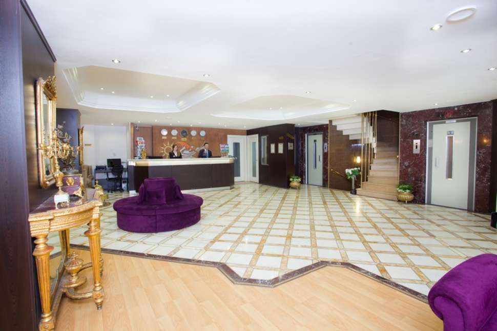 Een foto van het interieur van Grand Ant Hotel