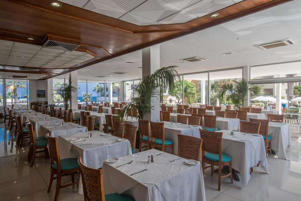 Ein Foto von den Einrichtungen im Tsokkos Protaras Beach Hotel