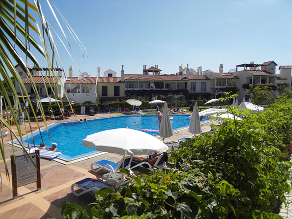 Ein Foto vom Pool im Old Village Apartments