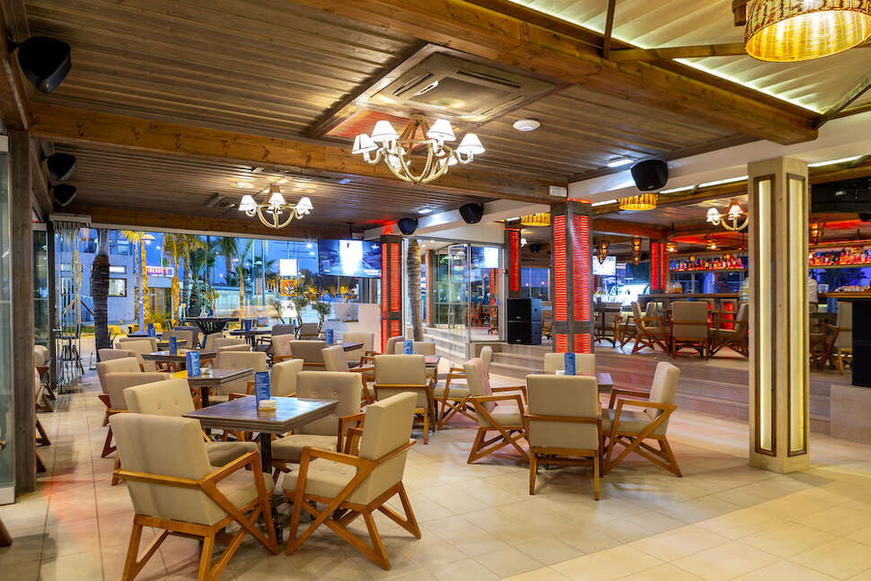 Een foto van de faciliteiten bij Limanaki Beach Hotel