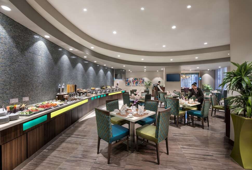 Een foto van de faciliteiten bij Savoy Central Hotel