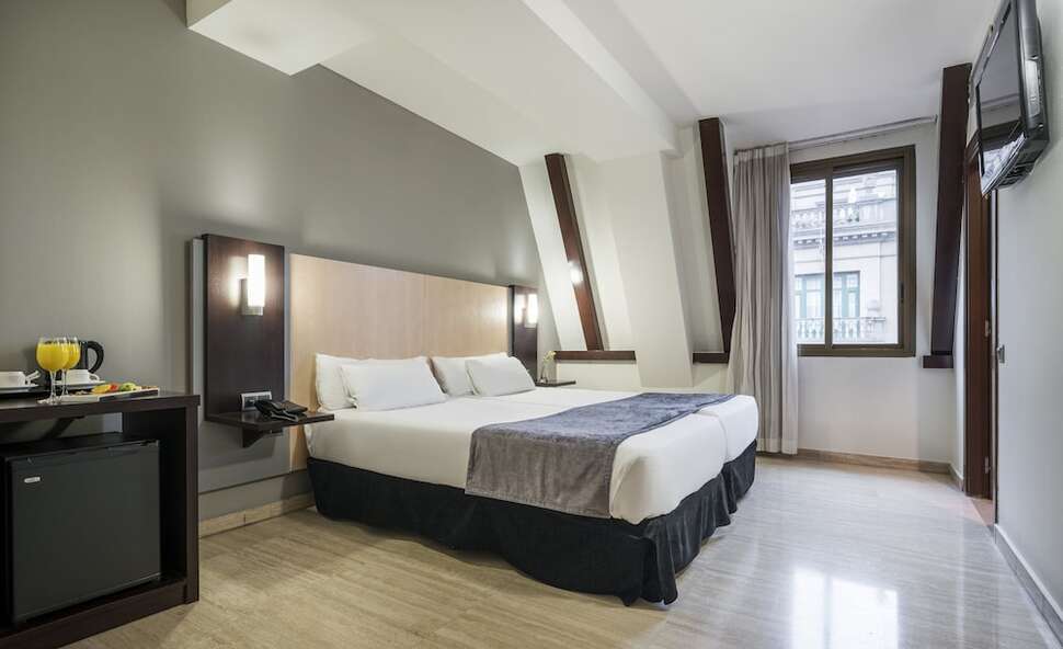 Een foto van Hotel Ilunion Almirante