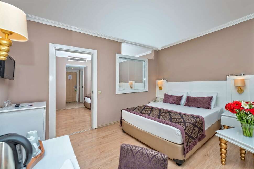 Ein Foto Serenis Hotel