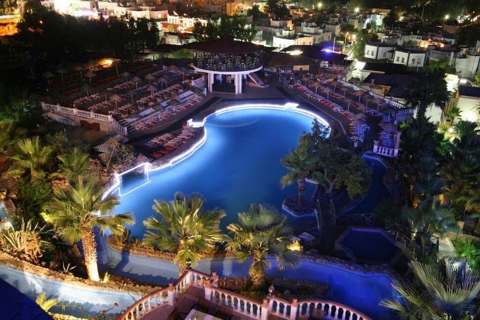 Een foto van het zwembad bij Phoenix Sun Hotel Bodrum