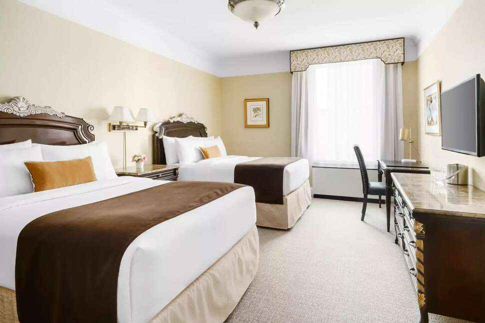 Ein Foto The Lucerne Hotel