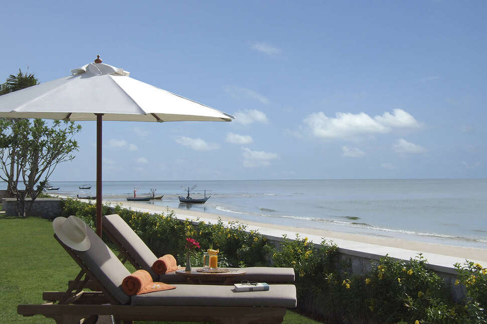 Een foto van het terras bij InterContinental Hua Hin Resort