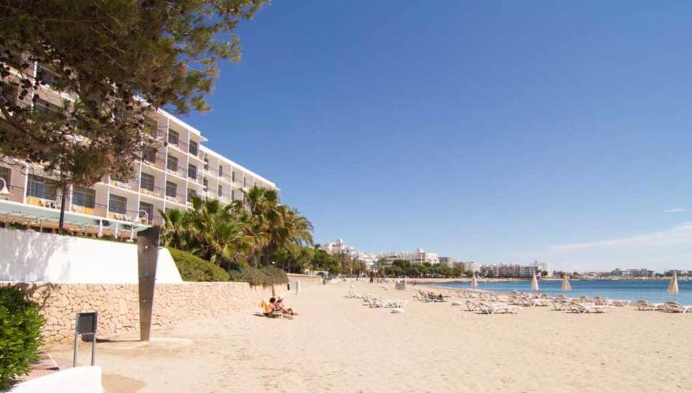 Ein Foto vom Strand beim Hotel Riomar