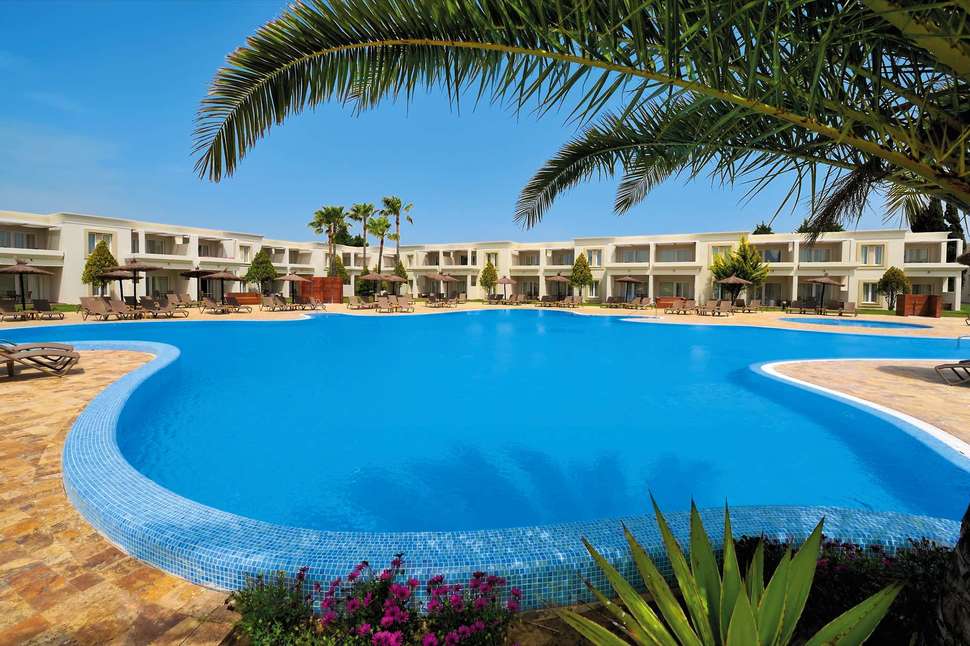 Ein Foto vom Pool im Vincci Costa Golf
