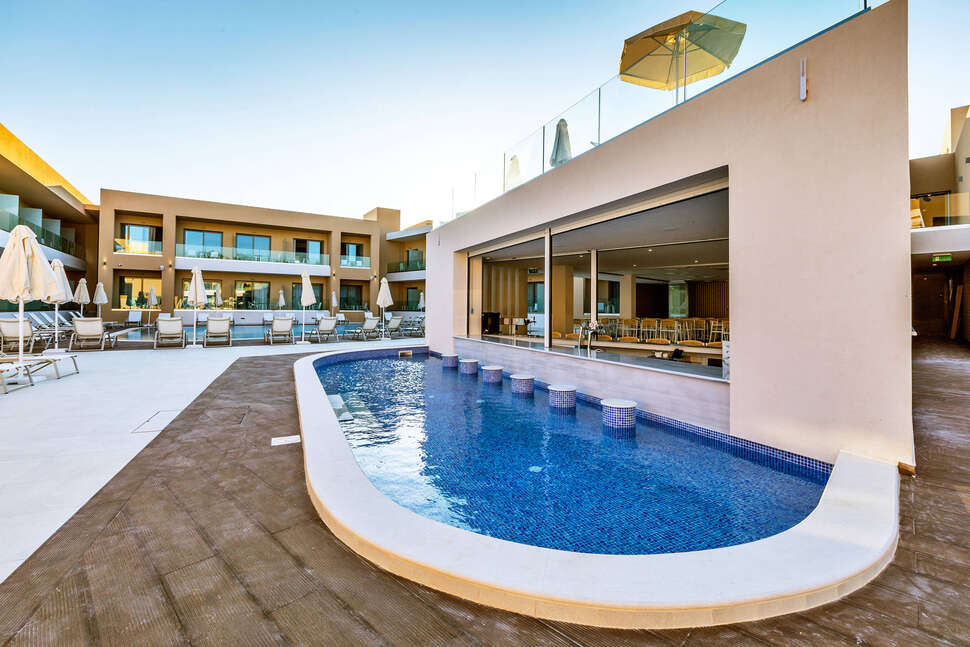 Een foto van White Olive Elite Hotel