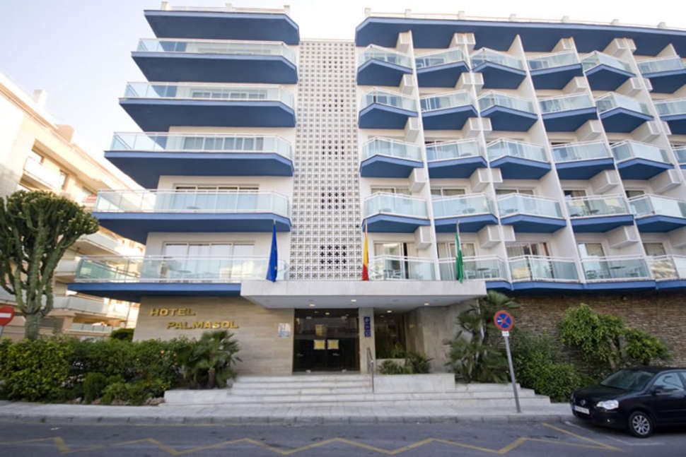 Een foto van de buitenkant van Hotel Palmasol