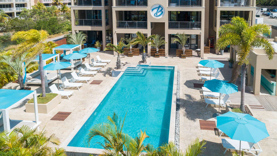Een foto van het zwembad bij The Kontiki Beach House