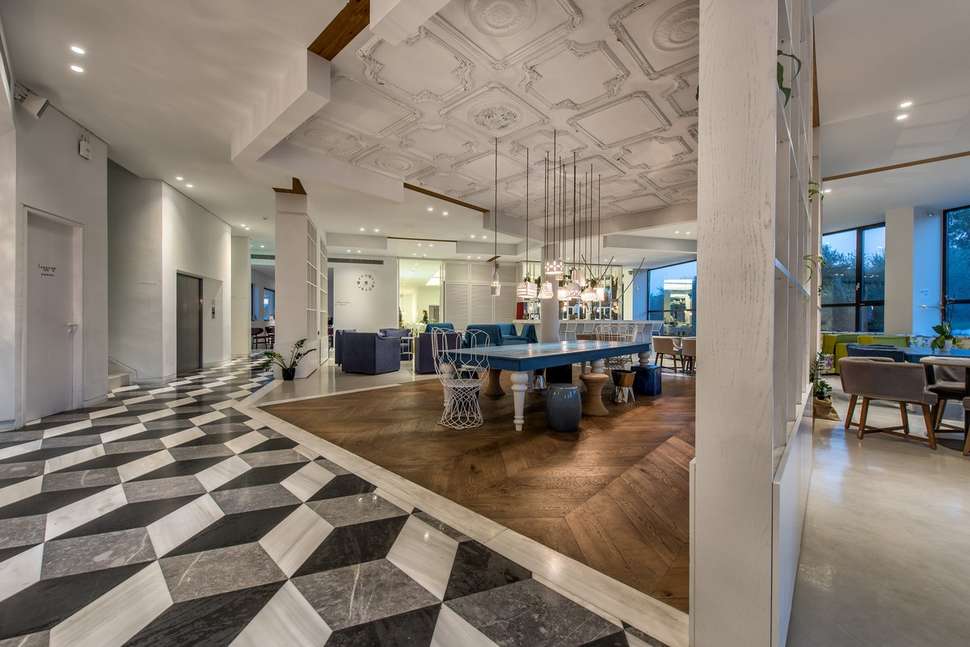 Een foto van het interieur van Aqua Bay Hotel