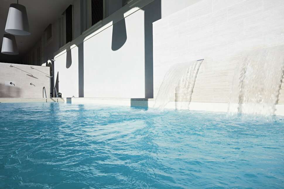 Een foto van The Building