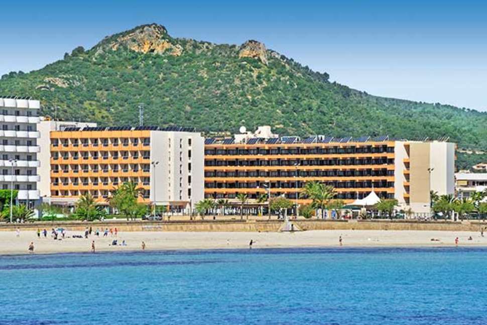 Een foto van het zwembad bij Allsun Hotel Borneo