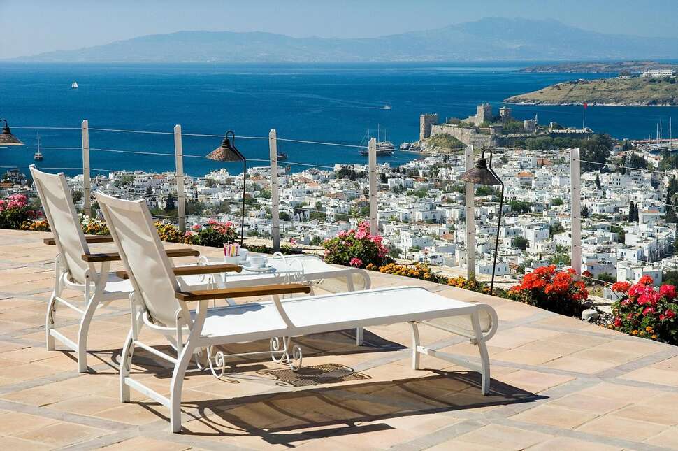 Ein Foto von der Terrasse im The Marmara Bodrum