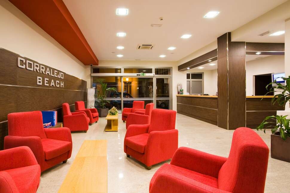 Een foto van het interieur van Hotel Livvo Corralejo Beach