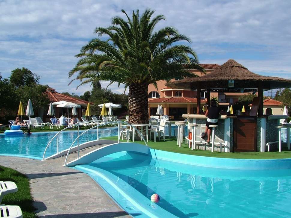 Een foto van het zwembad bij Hotel Pegasus Corfu