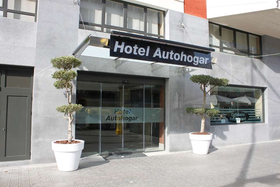 Ein Foto von der Außenansicht des Hotel Auto Hogar