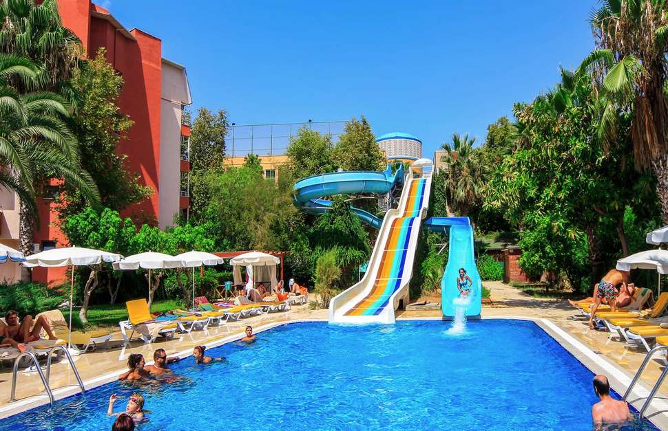 Een foto van het zwembad bij Club Aqua Plaza