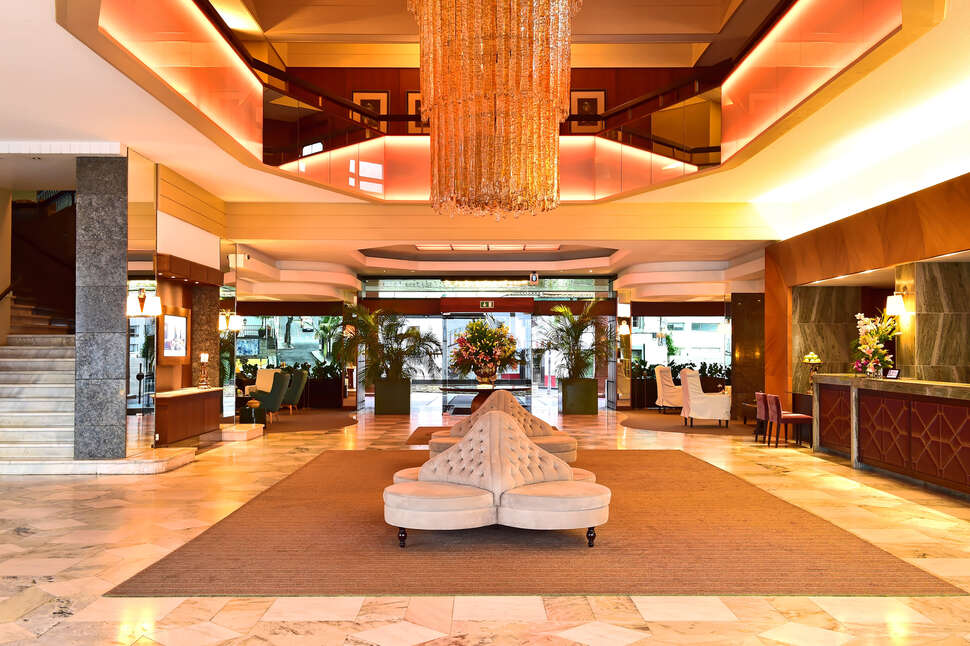 Een foto van het interieur van Pestana Carlton Madeira