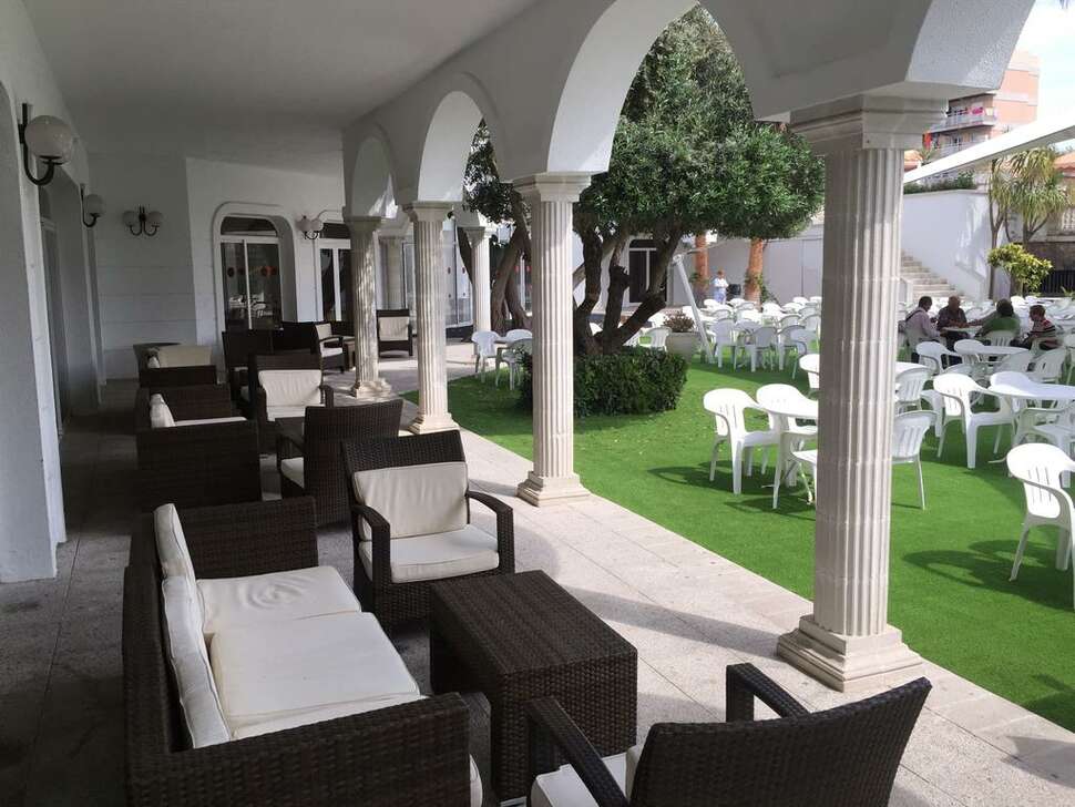 Een foto van het terras bij Best Lloret Splash