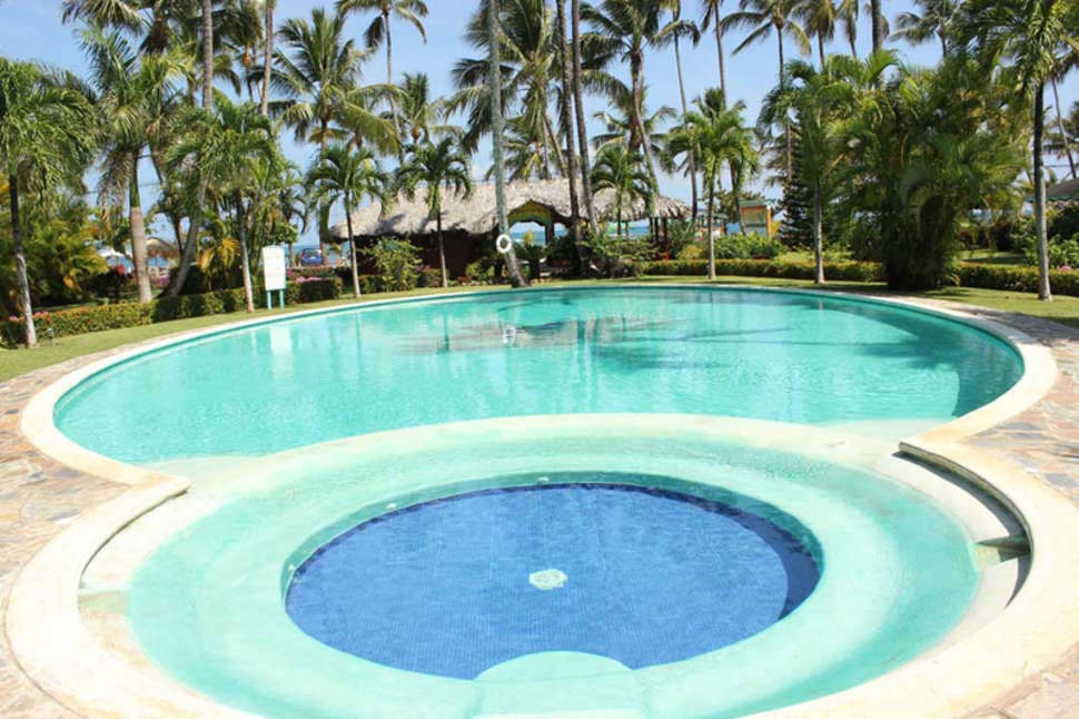 Een foto van het zwembad bij Hotel Playa Colibri