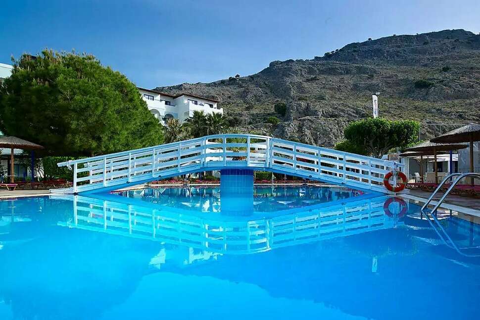 Een foto van het zwembad bij Sentido Sunrise Beach