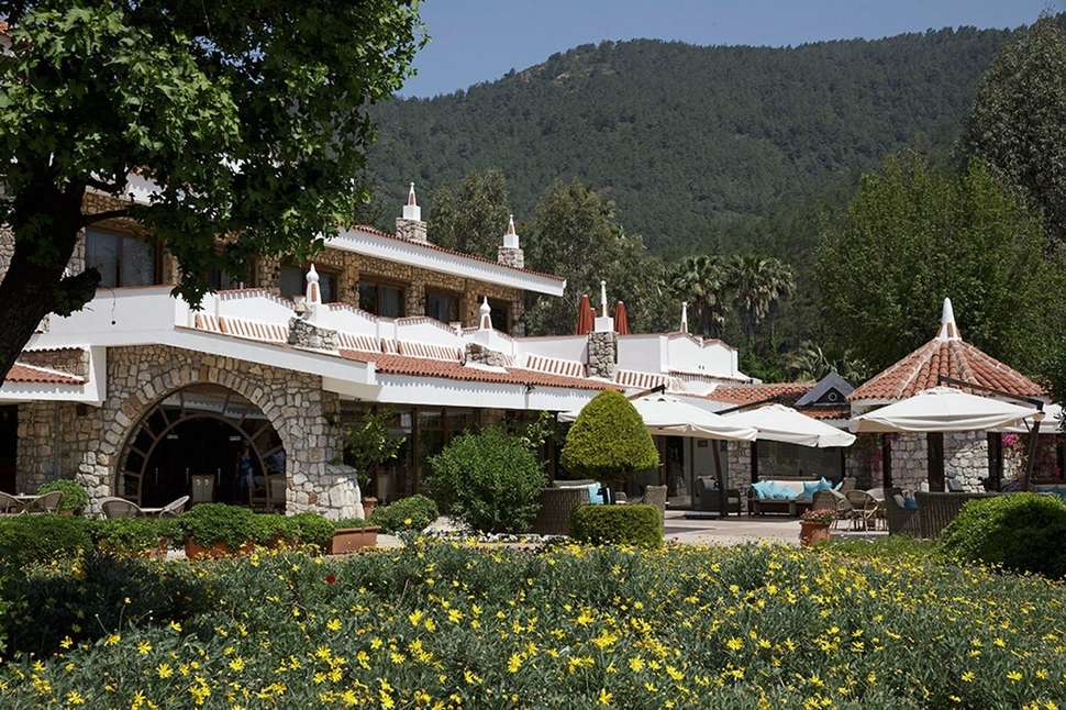 Een foto van de buitenkant van Marti Resort