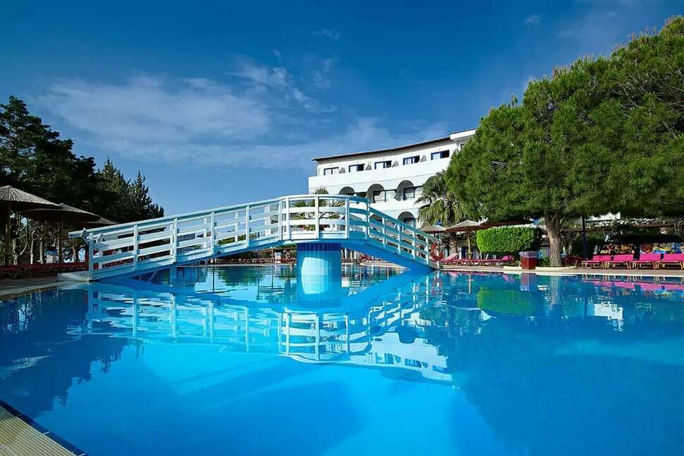 Een foto van het zwembad bij Sentido Sunrise Beach
