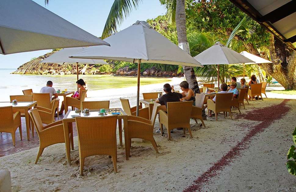 Een foto van het terras bij Hotel L'Archipel