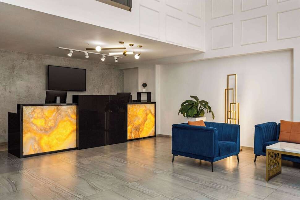 Een foto van Ramada by Wyndham Tbilisi Old City