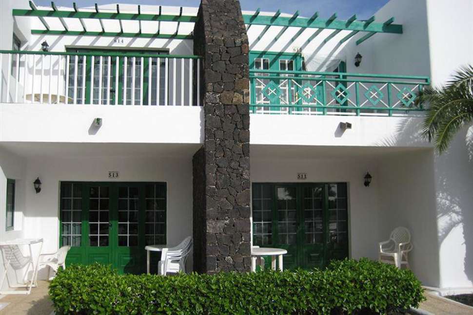 Een foto van de buitenkant van Appartementen Atlantis las Lomas