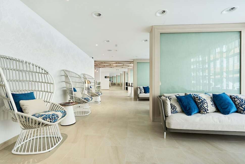 Een foto van het interieur van Eurostars Ibiza