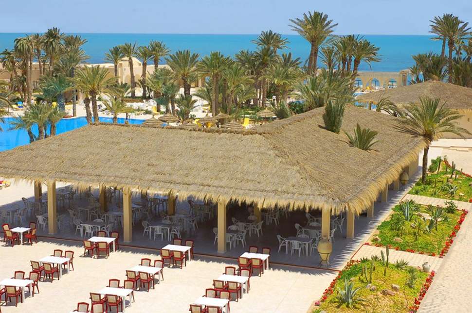 Een foto van de buitenkant van Zita Beach Resort